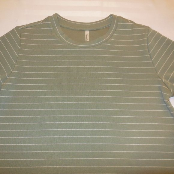 Jersey Top short sleeve t-shirt striped tee polyester NEW - Picture 3 of 6
